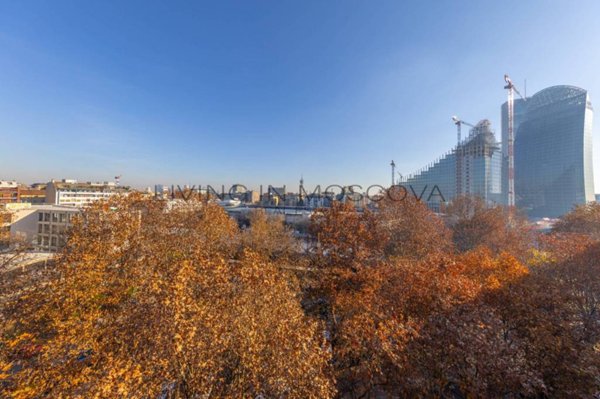 appartamento in vendita a Milano in zona Sempione