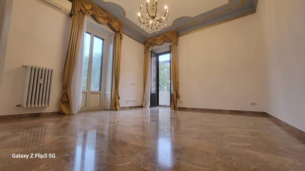 appartamento in vendita a Milano in zona Porta Vittoria