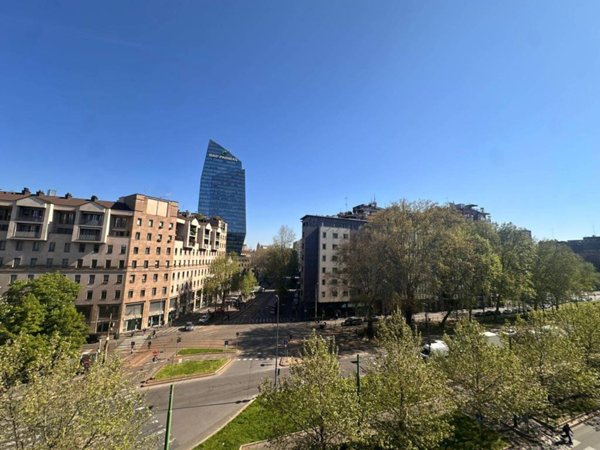 appartamento in vendita a Milano in zona Porta Nuova