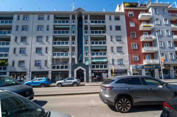 appartamento in vendita a Milano in zona Dergano
