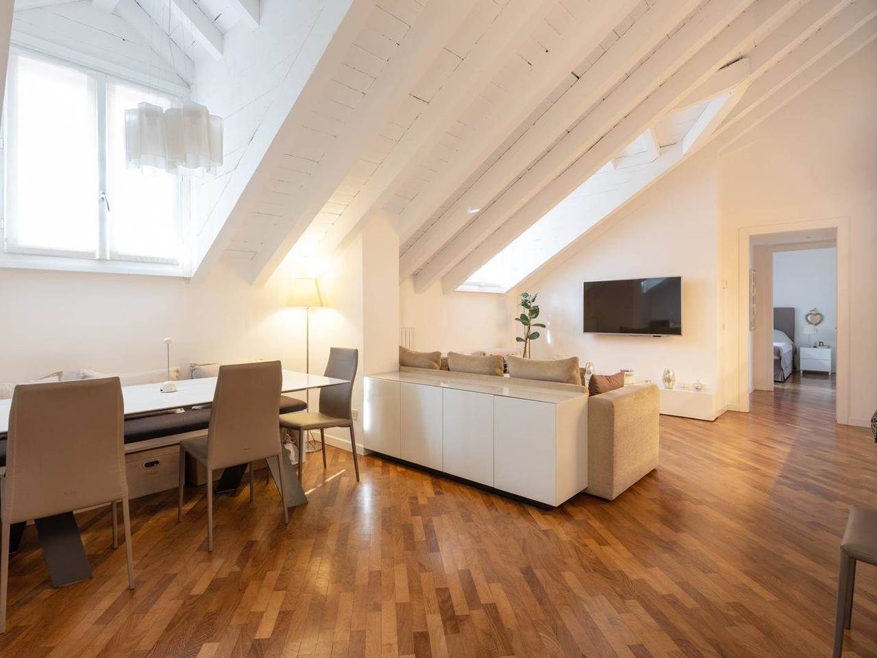 attico in vendita a Milano in zona Porta Garibaldi