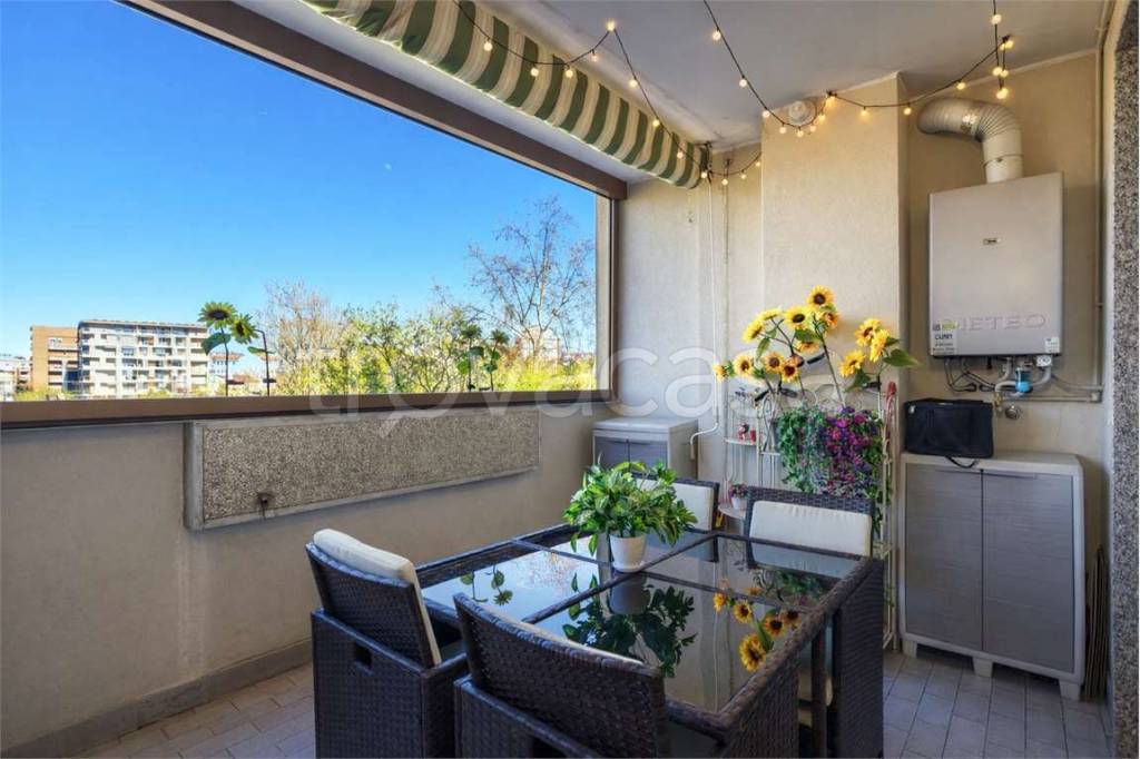appartamento in vendita a Milano in zona Famagosta