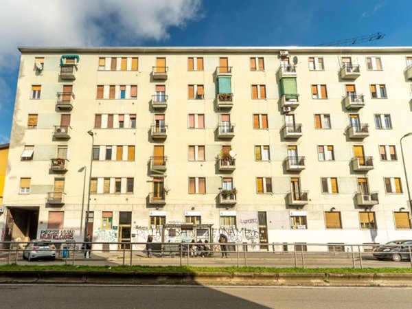 appartamento in vendita a Milano in zona Famagosta