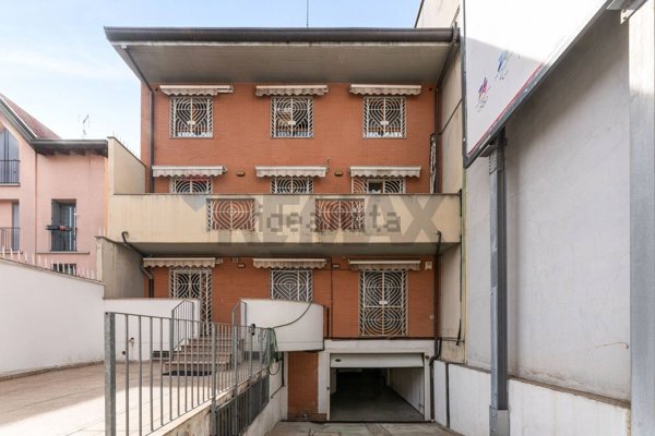 casa indipendente in vendita a Milano