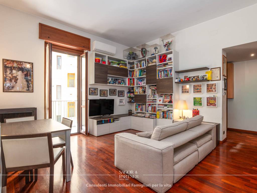 appartamento in vendita a Milano in zona Parco Solari