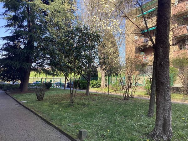 appartamento in vendita a Milano in zona Montalbino