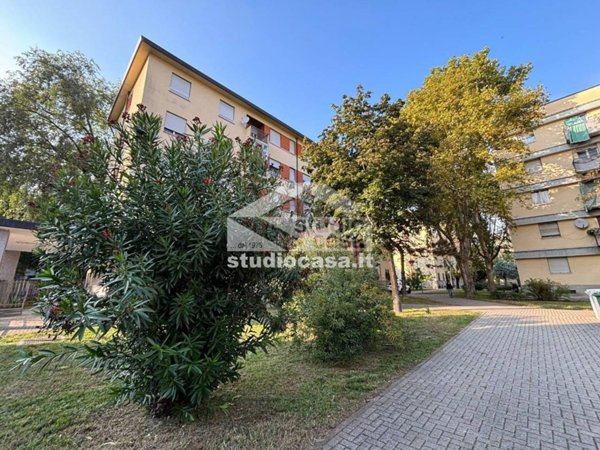 appartamento in vendita a Milano in zona Segnano