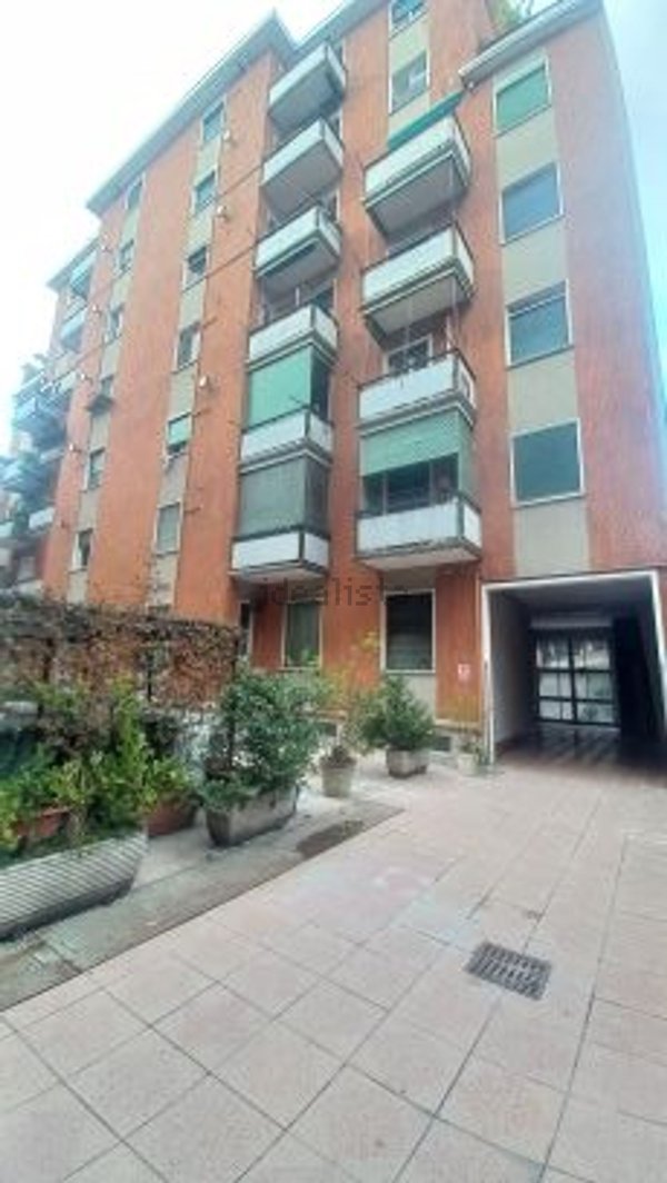 appartamento in vendita a Milano in zona Dergano