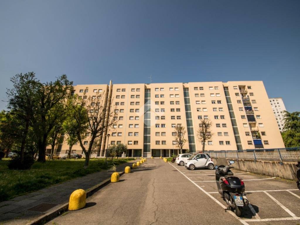 appartamento in vendita a Milano in zona Corvetto