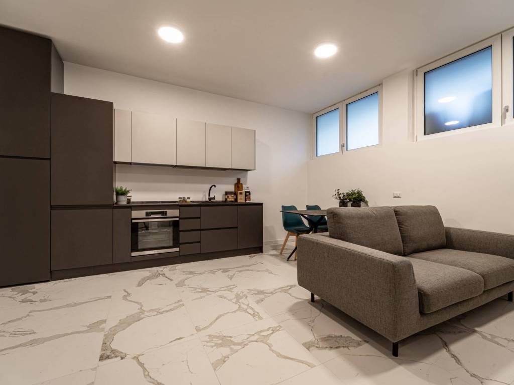 appartamento in vendita a Milano in zona Famagosta