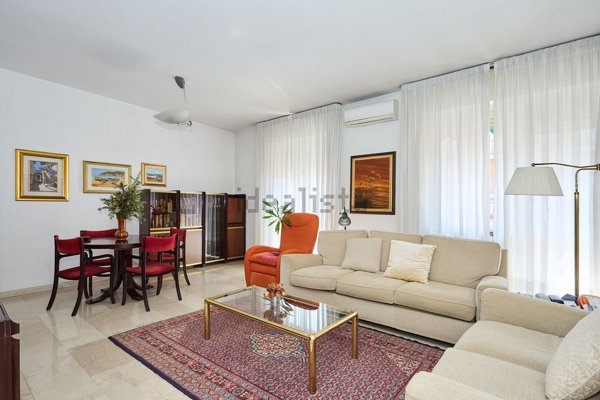 appartamento in vendita a Milano in zona Lorenteggio