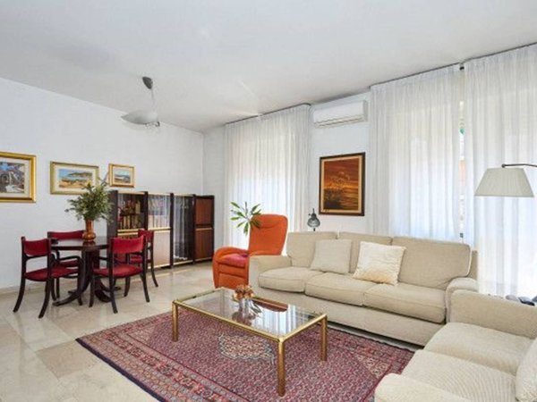 appartamento in vendita a Milano in zona Lorenteggio