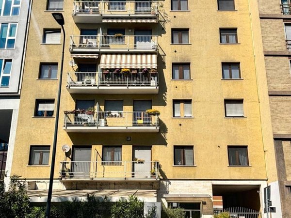 appartamento in vendita a Milano in zona Porta Genova