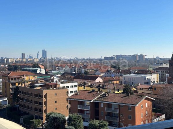 appartamento in vendita a Milano in zona Trenno