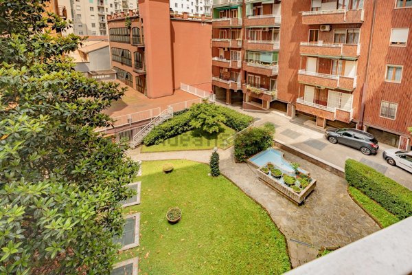 appartamento in vendita a Milano in zona Corvetto
