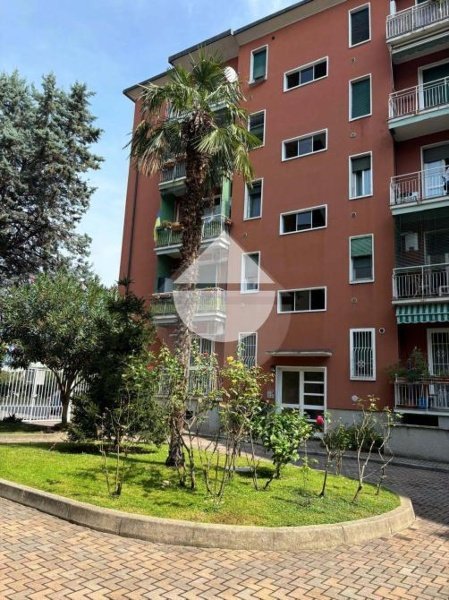 appartamento in vendita a Milano in zona Lorenteggio