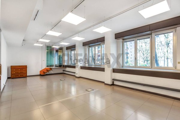ufficio in vendita a Milano in zona Il Portello