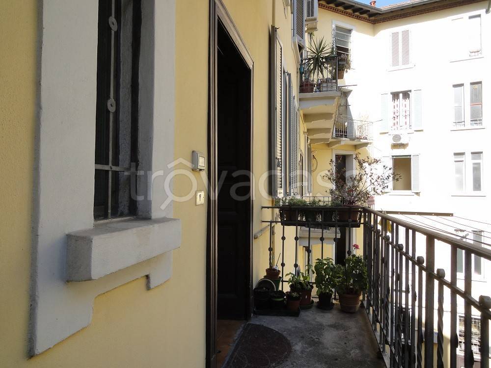 appartamento in vendita a Milano in zona Piazzale Lodi