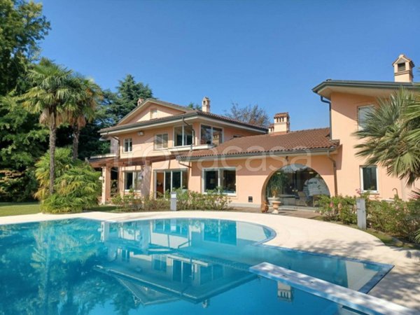 casa indipendente in vendita a Milano in zona Forlanini