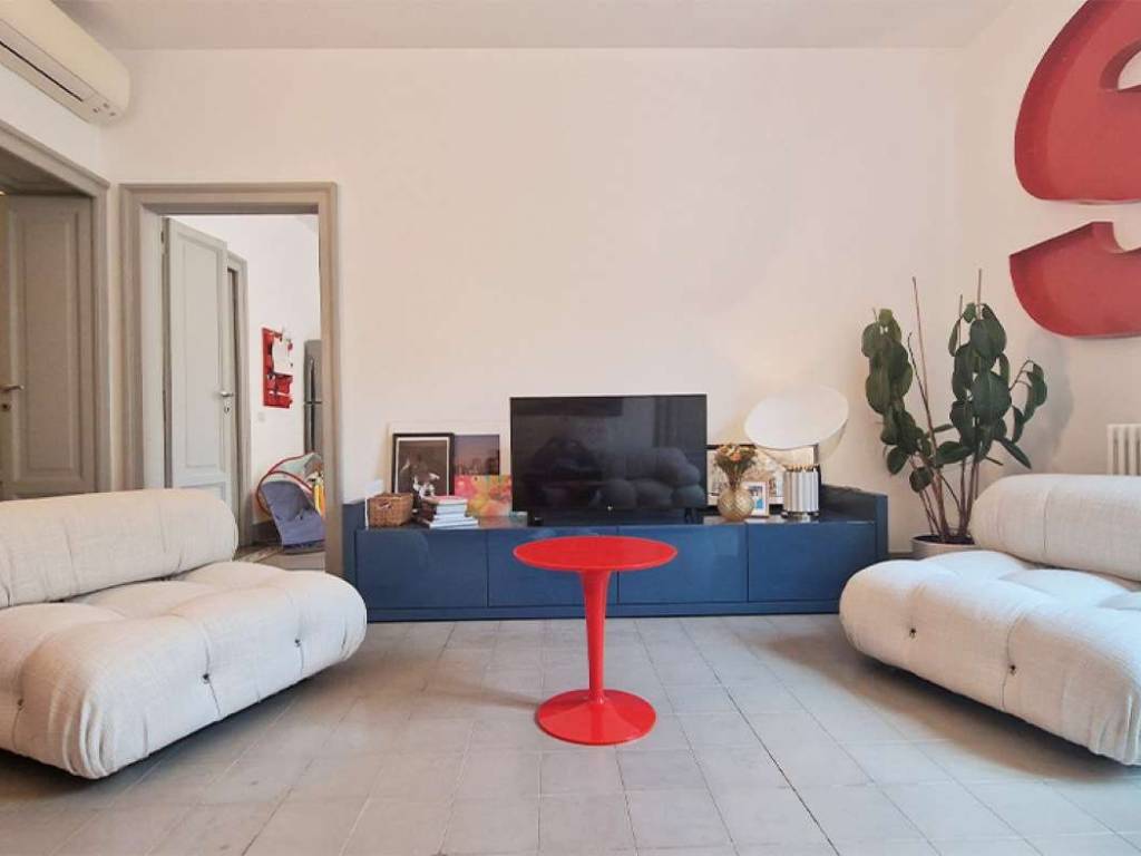 appartamento in vendita a Milano in zona Porta Nuova