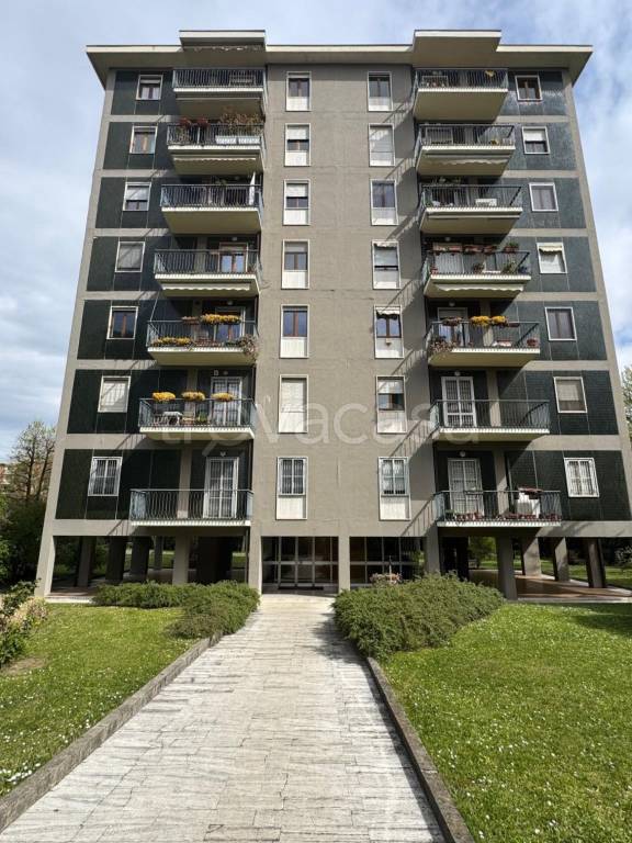 appartamento in vendita a Milano in zona Forlanini