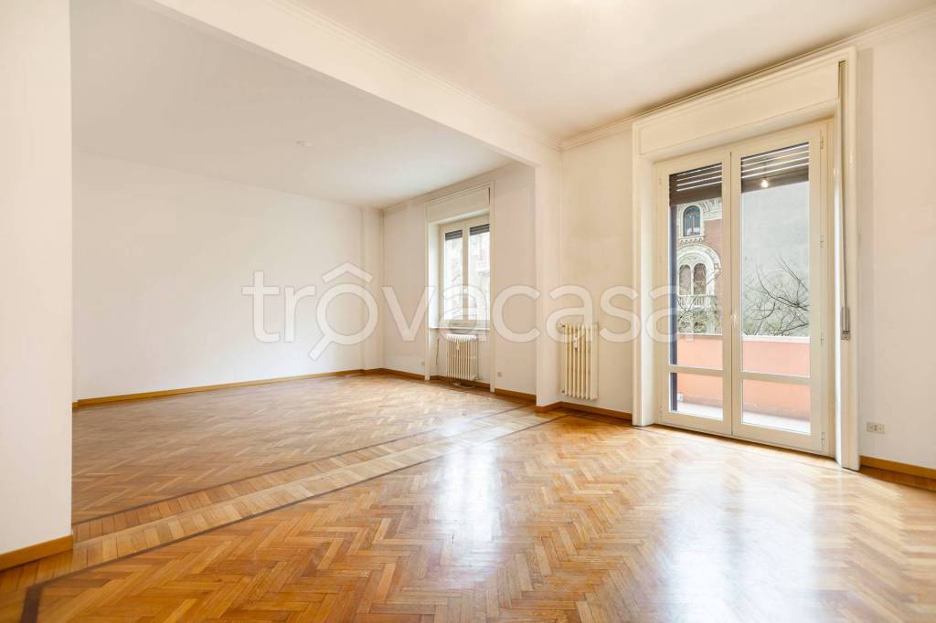 appartamento in vendita a Milano in zona Sempione