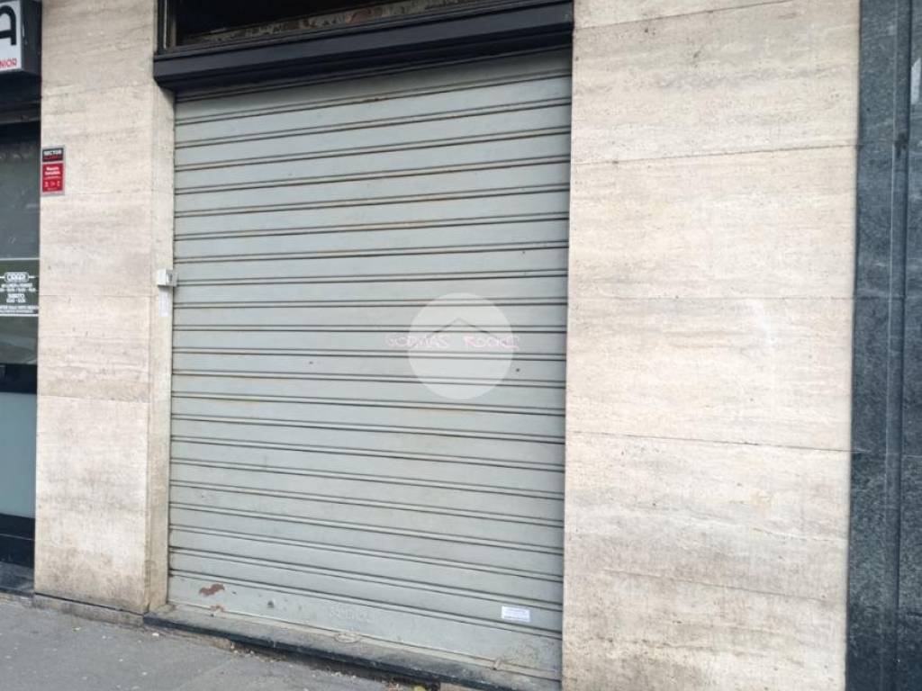 negozio in vendita a Milano in zona Famagosta