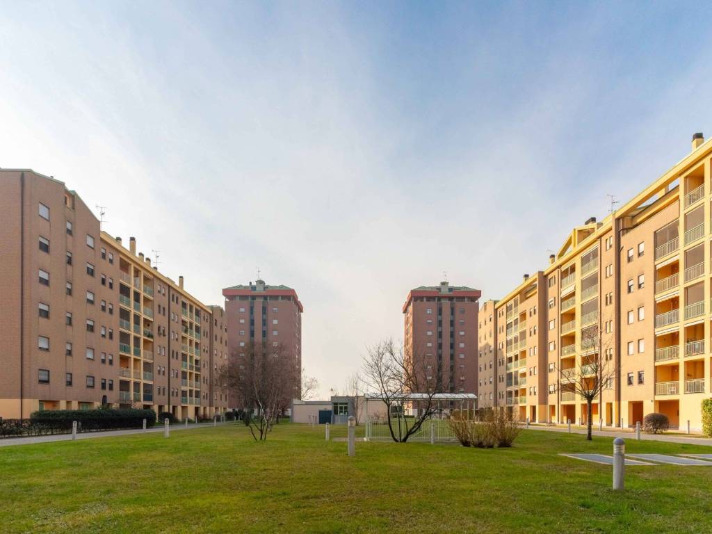 appartamento in vendita a Milano in zona Chiesa Rossa