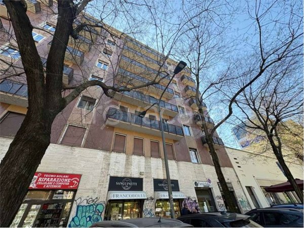 negozio in vendita a Milano in zona Solari