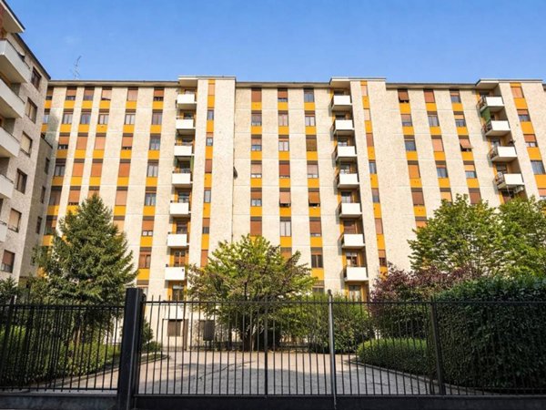 appartamento in vendita a Milano in zona Corvetto