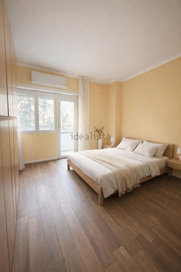 appartamento in vendita a Milano in zona Lorenteggio