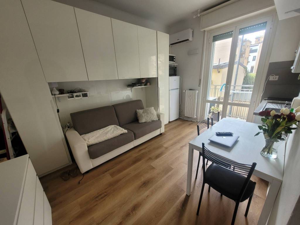 appartamento in vendita a Milano in zona Piazzale Lodi