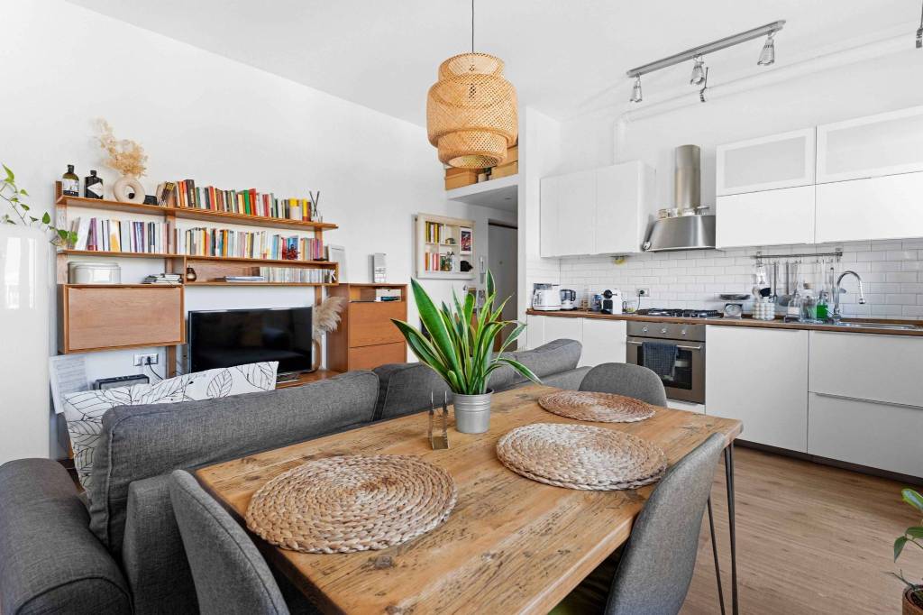 appartamento in vendita a Milano in zona Porta Genova