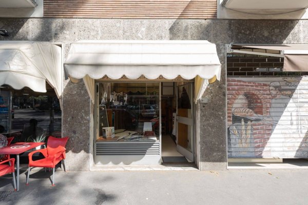 locale commerciale in vendita a Milano