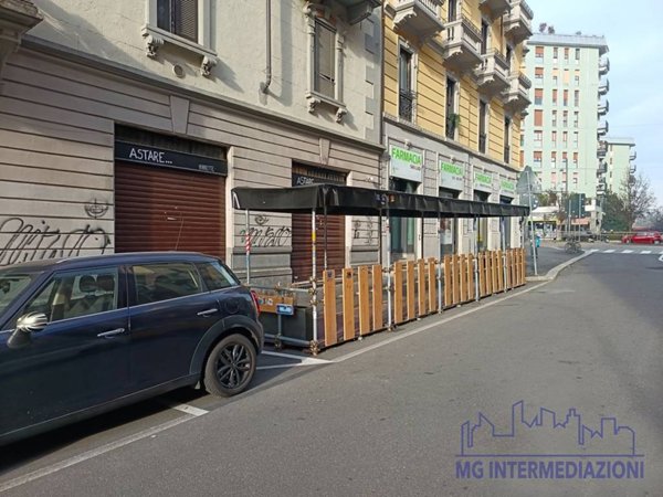 negozio in vendita a Milano in zona Vigentino