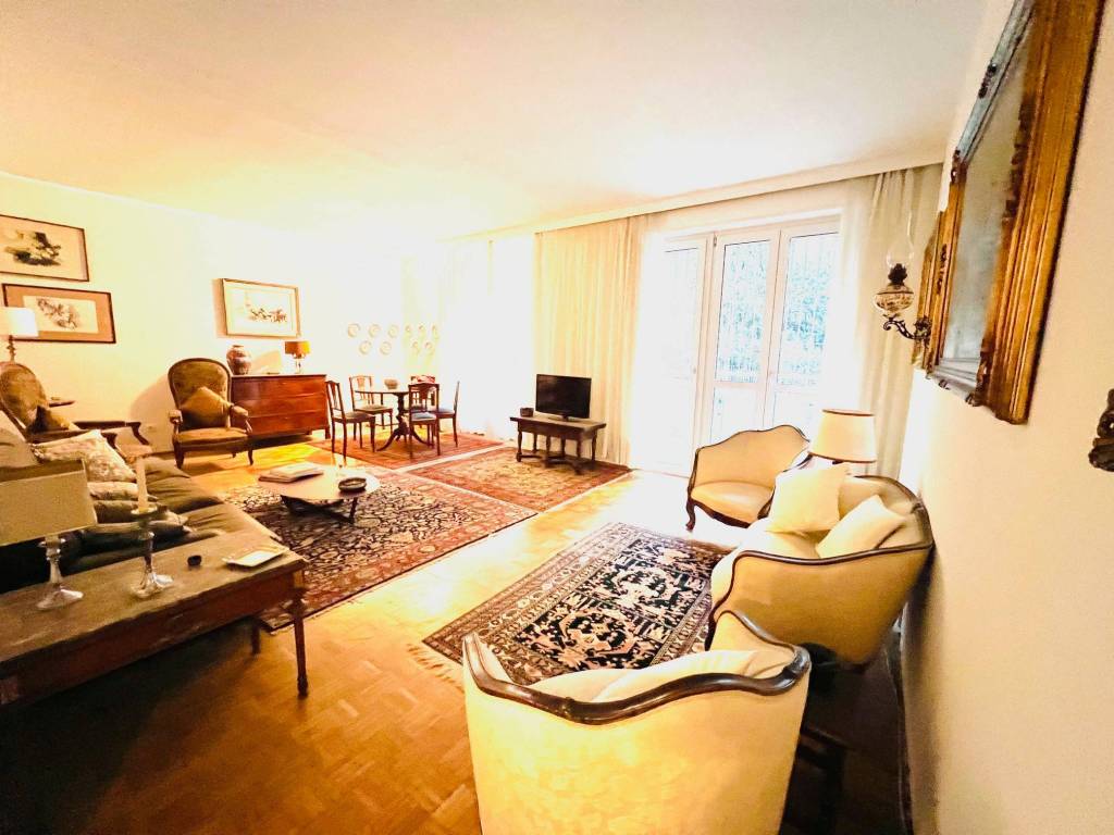 appartamento in vendita a Milano in zona Sempione