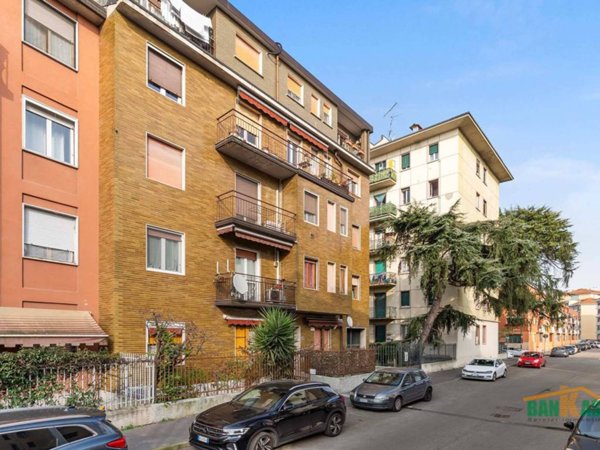 appartamento in vendita a Milano in zona Baggio