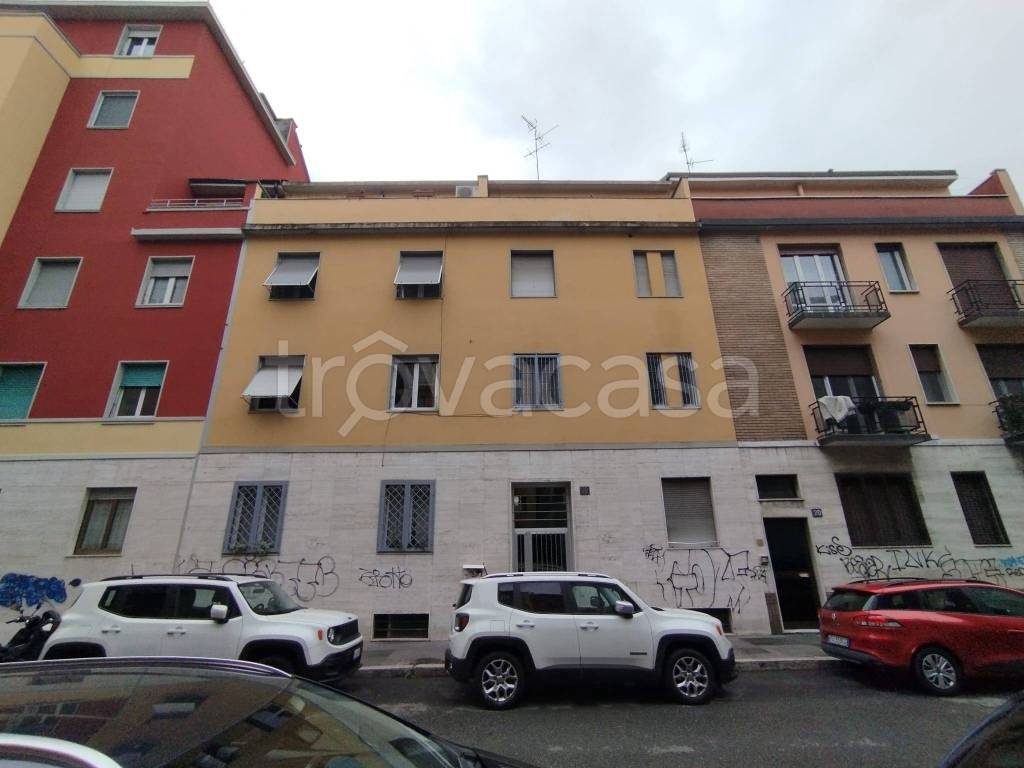 locale commerciale in vendita a Milano