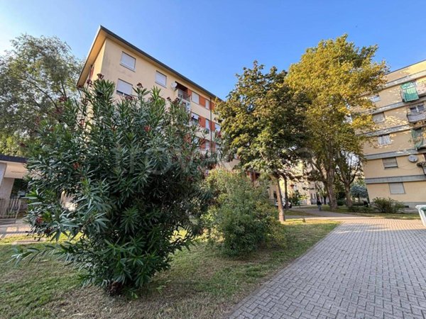 appartamento in vendita a Milano in zona Prato Centenaro