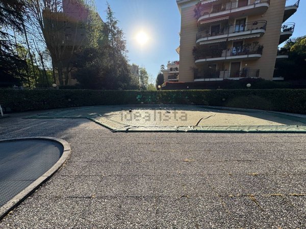 locale commerciale in vendita a Milano in zona San Siro