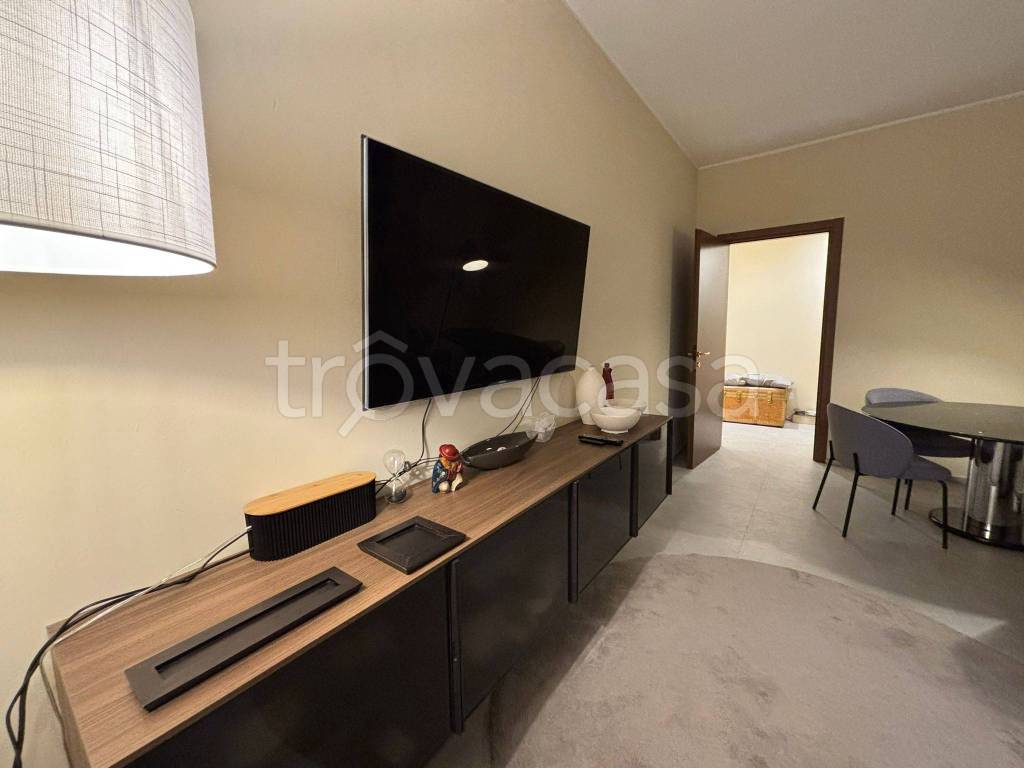 appartamento in vendita a Milano in zona Famagosta