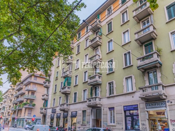 appartamento in vendita a Milano in zona Segnano