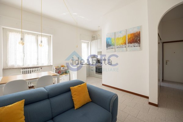 appartamento in vendita a Milano in zona Baggio