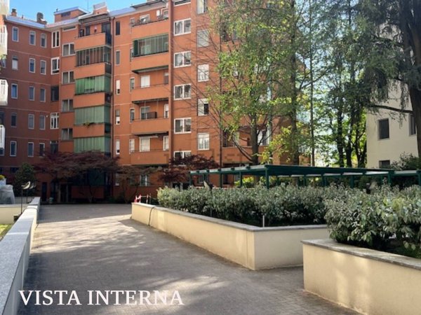 appartamento in vendita a Milano in zona Corvetto