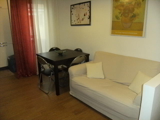 appartamento in vendita a Milano in zona Famagosta