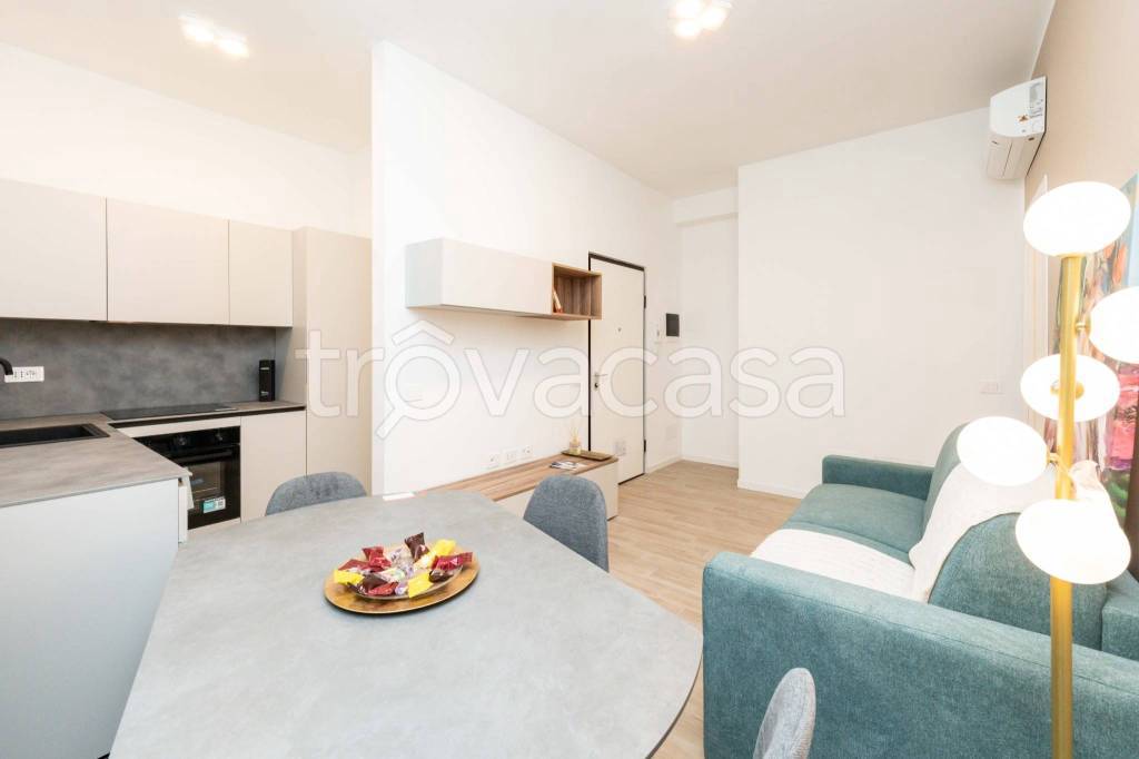 appartamento in vendita a Milano in zona Sempione