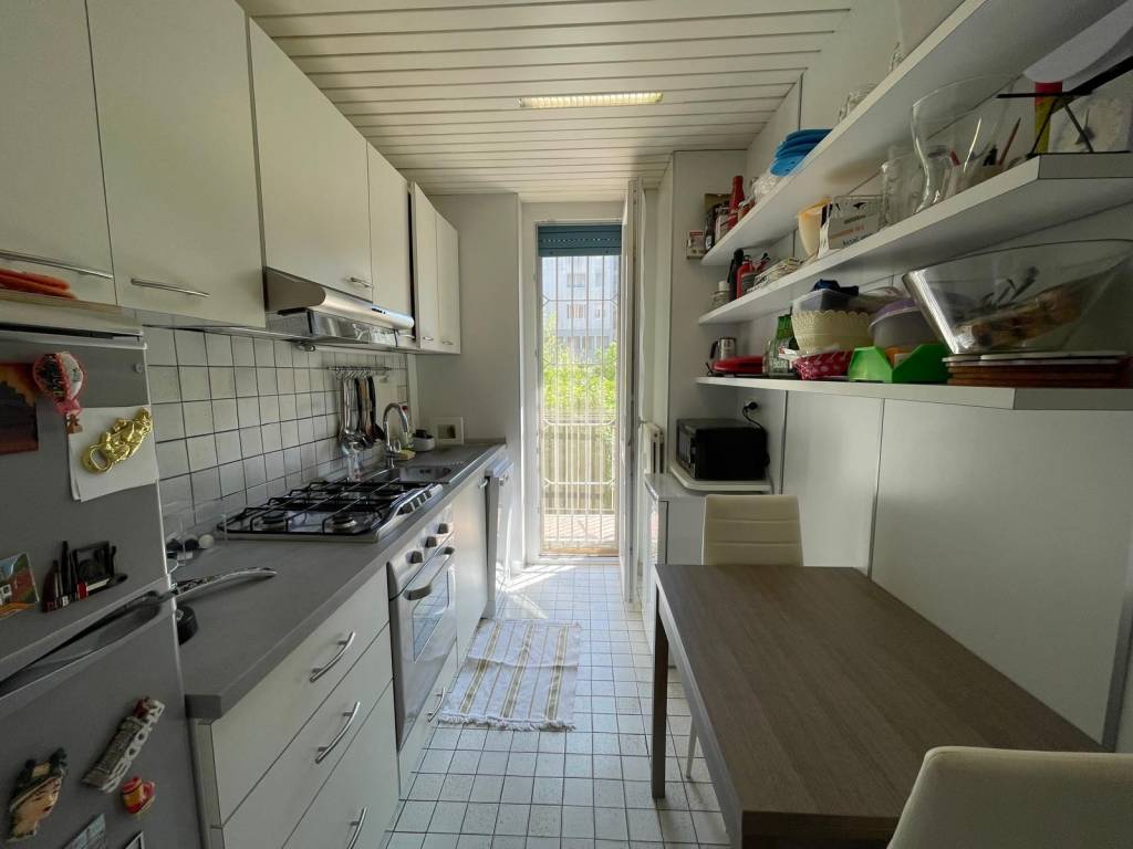 appartamento in vendita a Milano in zona Stadera