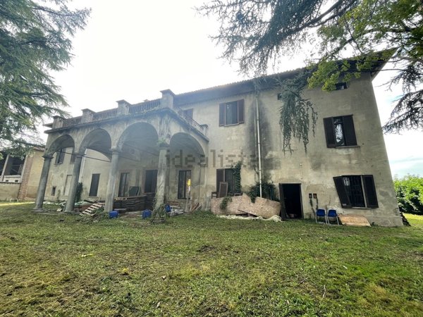 casa indipendente in vendita a Milano in zona Gratosoglio