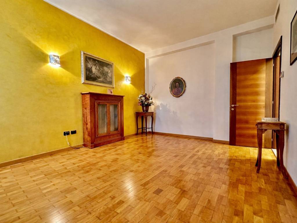 appartamento in vendita a Milano in zona Centro Direzionale