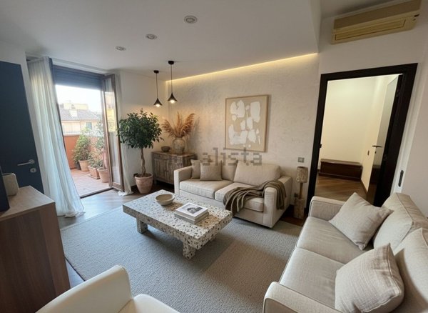 appartamento in vendita a Milano in zona Maggiolina